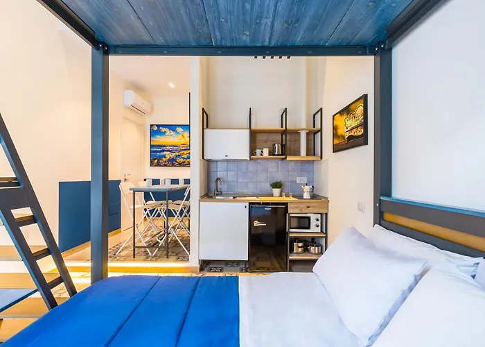 Central Station Apartments & Suites
