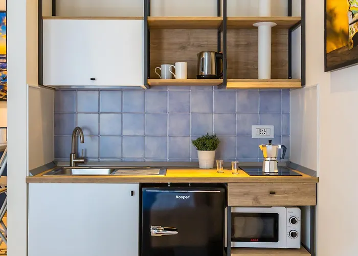 Central Station Apartments & Suites